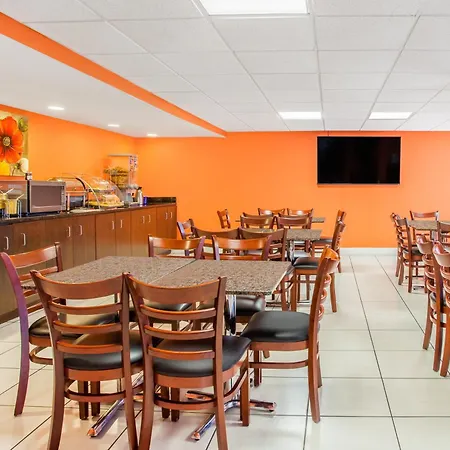 Days Inn By Wyndham Brooksville-2