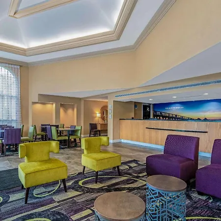 La Quinta By Wyndham Naples Downtown-2