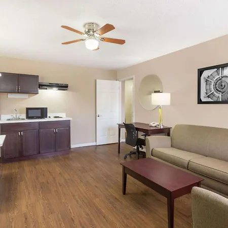 Super 8 By Wyndham Ellenton Bradenton Area-3