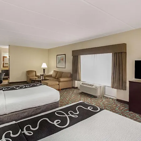Comfort Inn & Suites Sarasota I75-2