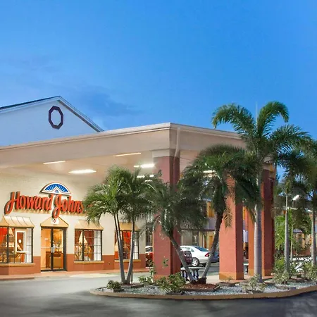 Howard Johnson By Wyndham Ft. Myers Fl-2