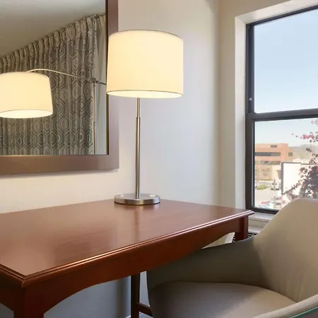 Hampton Inn Zanesville-3