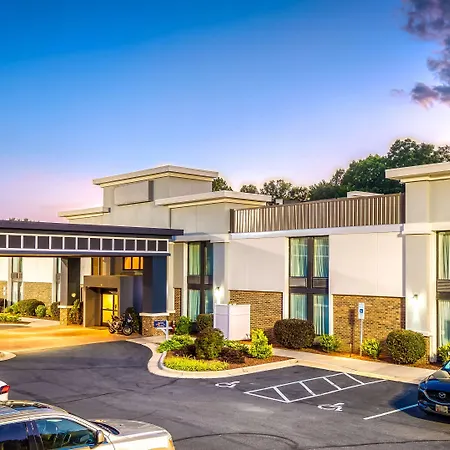 Best Western Plus Yadkin Valley Inn & Suites-3