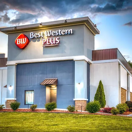 Best Western Plus Yadkin Valley Inn & Suites-2