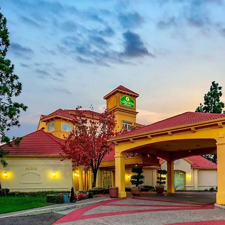 La Quinta Inn & Suites By Wyndham Fremont Silicon Valley-2
