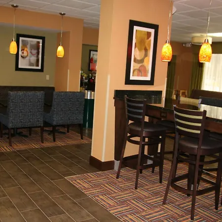 Hampton Inn Youngstown-North-3