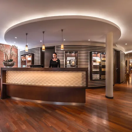 Steigenberger Hotel Treudelberg Hamburg-3