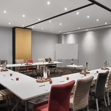 Punthill Apartment Hotel - Little Bourke-3