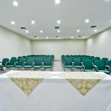 Hotel Golden Park Curitiba By Nacional Inn-2