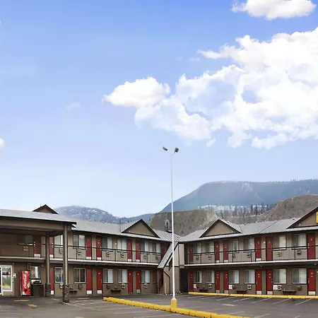Super 8 By Wyndham Kamloops East-2