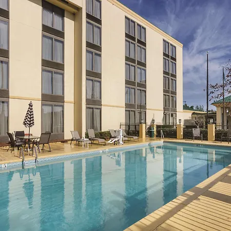 La Quinta Inn & Suites By Wyndham Dothan-2