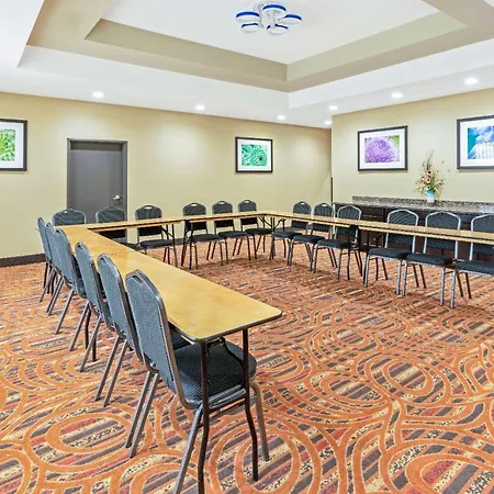 La Quinta By Wyndham Muskogee-3