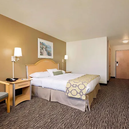 Baymont By Wyndham Lawrenceburg-2