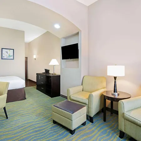 La Quinta Inn & Suites By Wyndham Durant-3