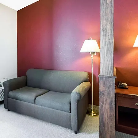 Quality Inn & Suites Elizabethtown-2
