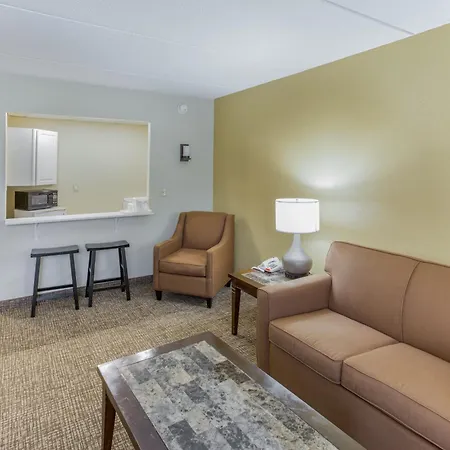 Quality Inn & Suites Plattsburgh-3