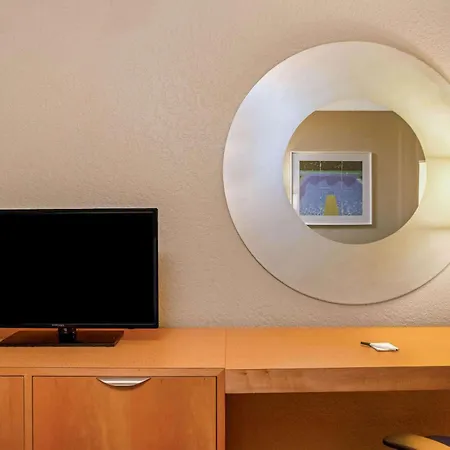 La Quinta By Wyndham Coral Springs South-3