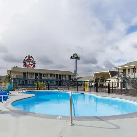 Rosewood Inn & Suites-2