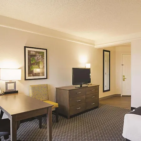 La Quinta Inn & Suites By Wyndham Denver Airport Dia-2
