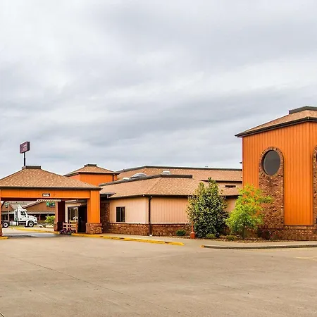 Quality Inn & Suites Marion-3