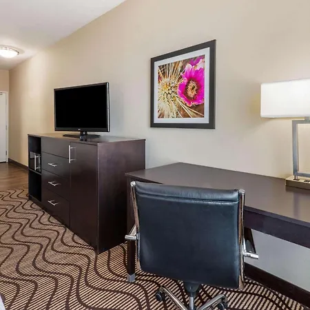La Quinta By Wyndham Artesia-2