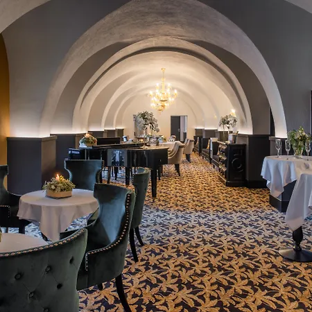 Hotel Du Roi & Spa By Sowell Collection-3