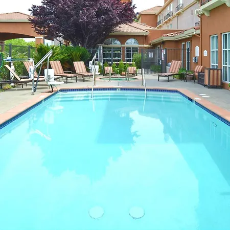 Hilton Garden Inn Napa-3