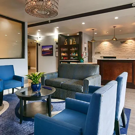 Best Western Plus Diamond Valley Inn-2