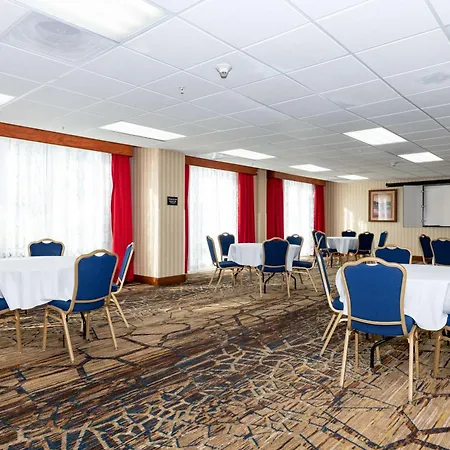 Hampton Inn & Suites Pittsburg-3