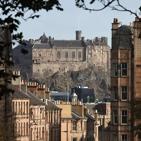 Ja The Bruntsfield - Edinburgh-2