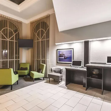 La Quinta Inn By Wyndham Jupiter-3