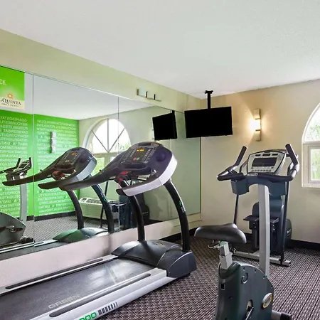 La Quinta By Wyndham Miami Lakes-3