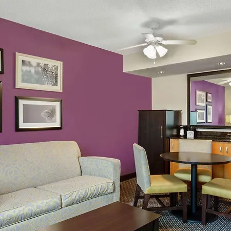 La Quinta By Wyndham Miami Lakes-2