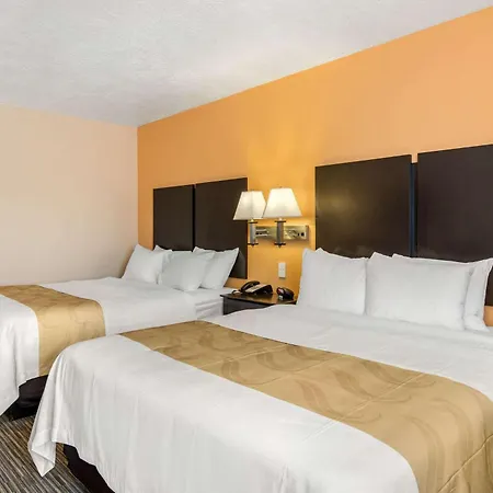Quality Inn & Suites Albuquerque North Near Balloon Fiesta Park-3