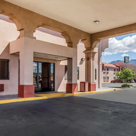 Quality Inn & Suites Albuquerque North Near Balloon Fiesta Park-2