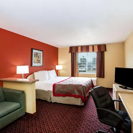 Ramada By Wyndham Sioux Falls-3
