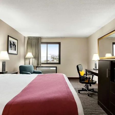 Baymont By Wyndham Sioux Falls North,I-29,Russell St, Airport-3