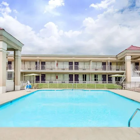 Days Inn By Wyndham Greensboro Airport-3