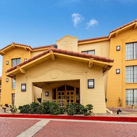 La Quinta Inn By Wyndham El Paso West-3