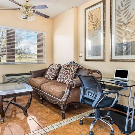 Econo Lodge Inn & Suites Macon West-3