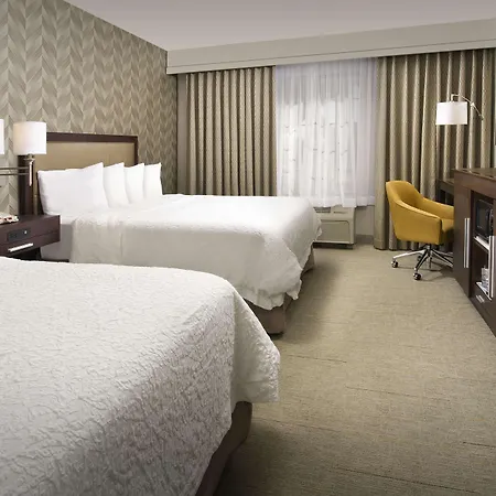 Hampton Inn Kansas City The Legends-3
