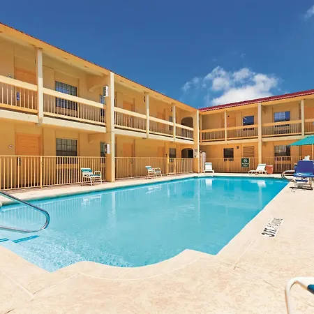 Baymont By Wyndham Lubbock - Downtown Civic Center-3