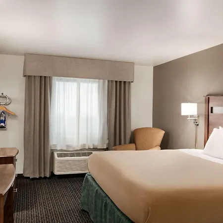 Baymont By Wyndham Buffalo-3