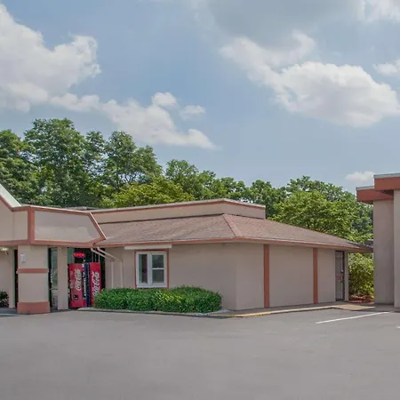 Super 8 By Wyndham Carlisle North-2