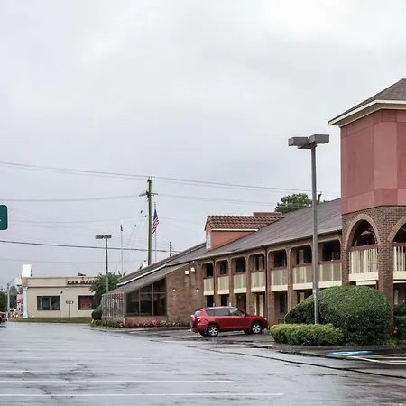 Rodeway Inn At Fort Lee-3