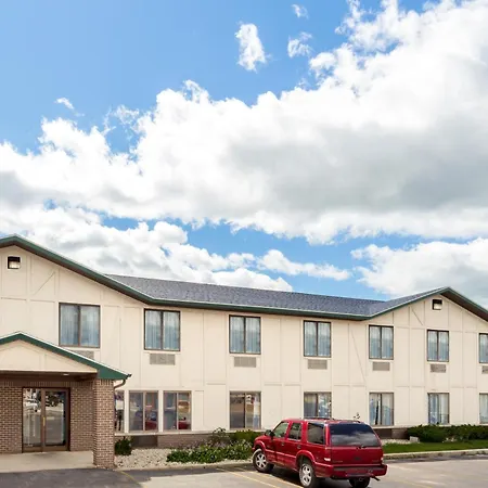 Delavan Inn And Suites-3