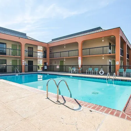 Econo Lodge Inn & Suites Jackson Northwest-2
