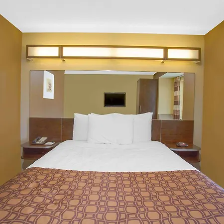 Microtel Inn & Suites By Wyndham Harrisonburg-2