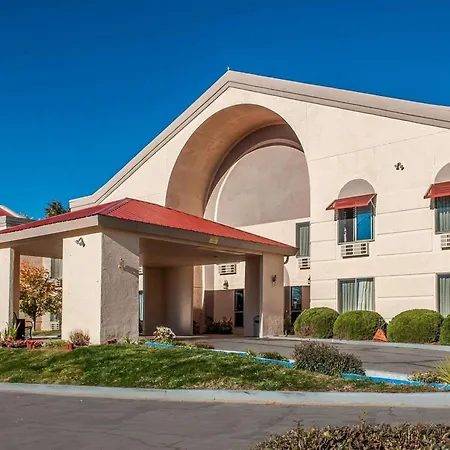 Quality Inn & Suites Farmington-2