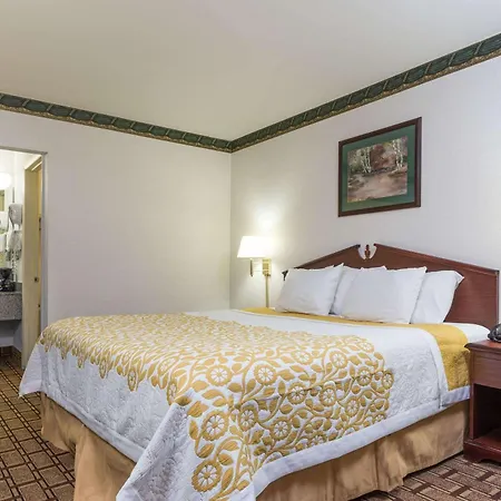 Days Inn By Wyndham Dickson-2